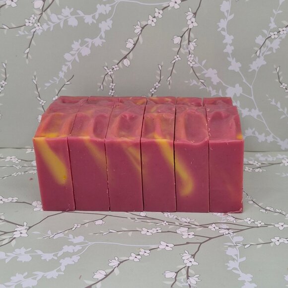6 Handmade Raspberry Lemonade Soap Large Bars 4-5oz - Picture 3 of 4